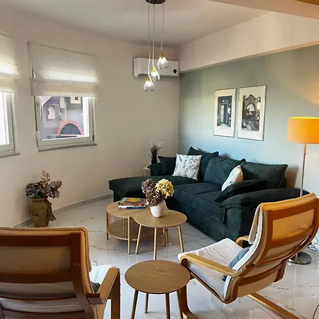 Apartment Io *