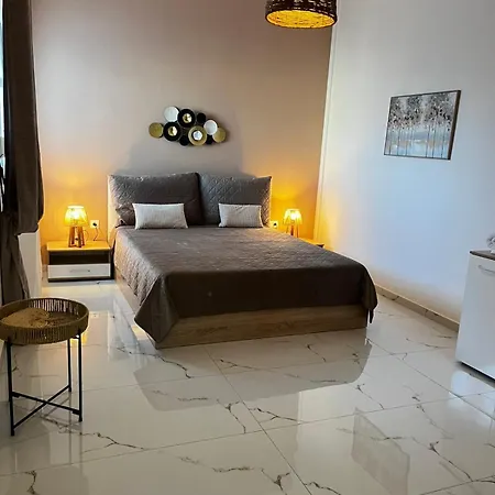 Io * Kavala