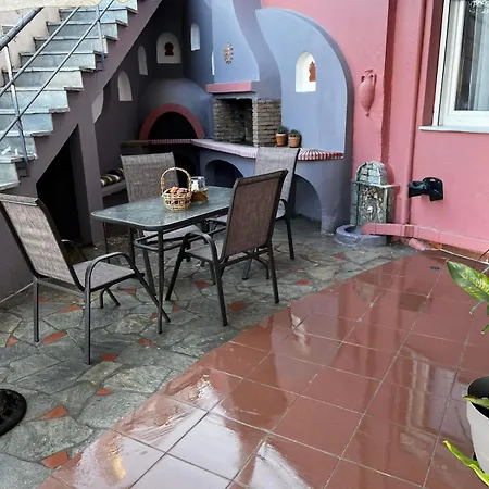 Io Kavala
